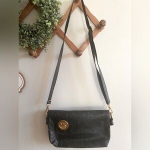 MICHAEL KORS BLACK PURSE ADJUSTABLE STRAP FAUX